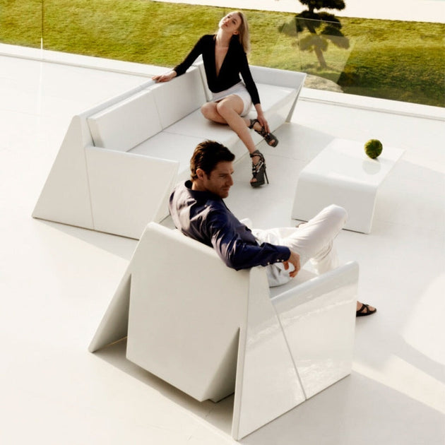 http://www.molecule-design-online.com/cdn/shop/files/vondom-rest-insitu1-molecule-design_1200x630.jpg?v=1697053776